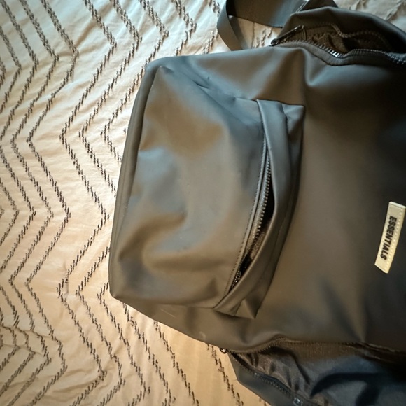 FOG Essentials Backpack - Picture 5 of 10